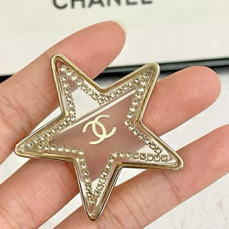 chanel brooches pour femme s_12240573